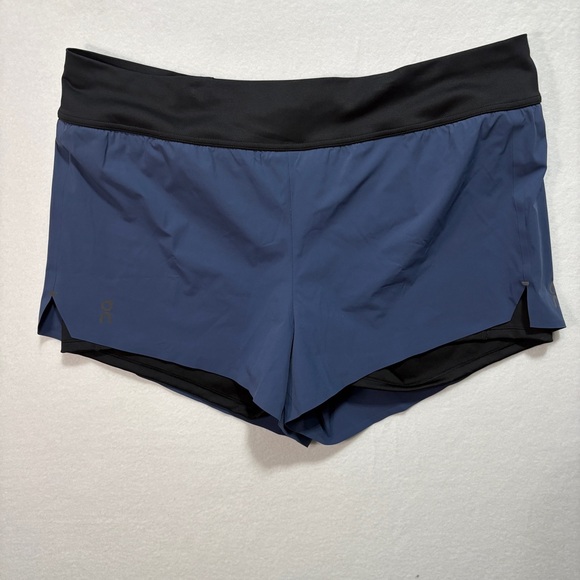 NWT Women's XXL On Cloud Denim Black On Running Shorts - Picture 3 of 8